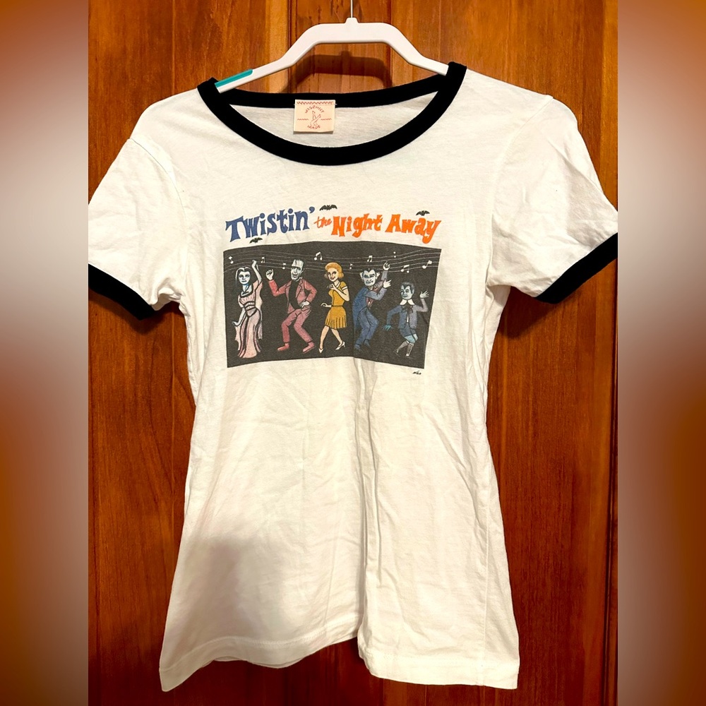 Women’s Graphic Tee